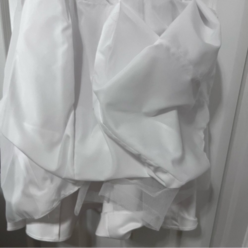 π€ Romantic Bridals Preloved Wedding Gown Vintage-Inspired - Picture 7 of 16